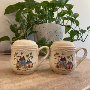 Vintage International Heartland Salt & Pepper Shakers